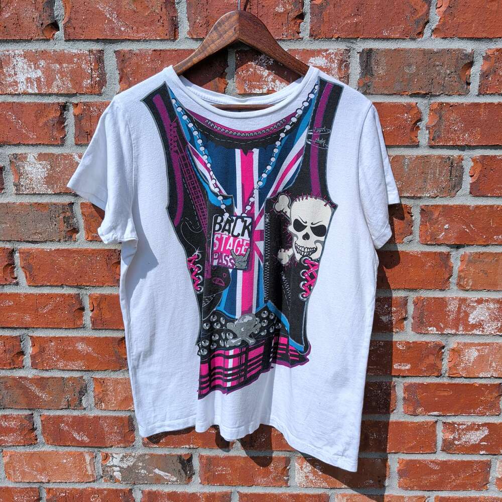 Backstage Pass Graphic Tee Womens 2XL White Punk Skull Union Jack Print